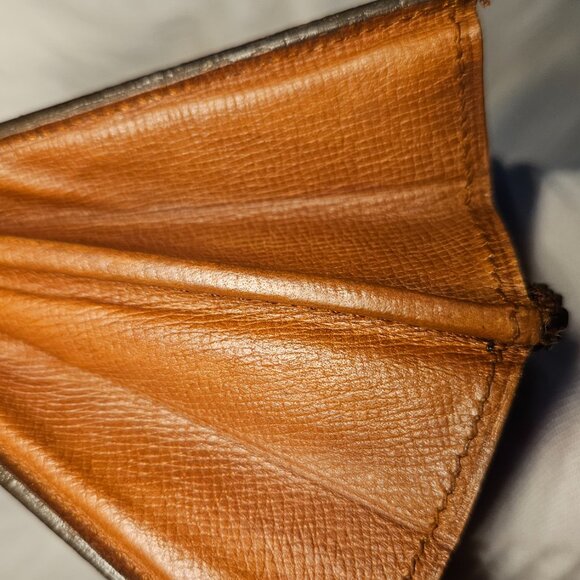 Louis Vuitton Monogram Sarah Wallet - Picture 12 of 14